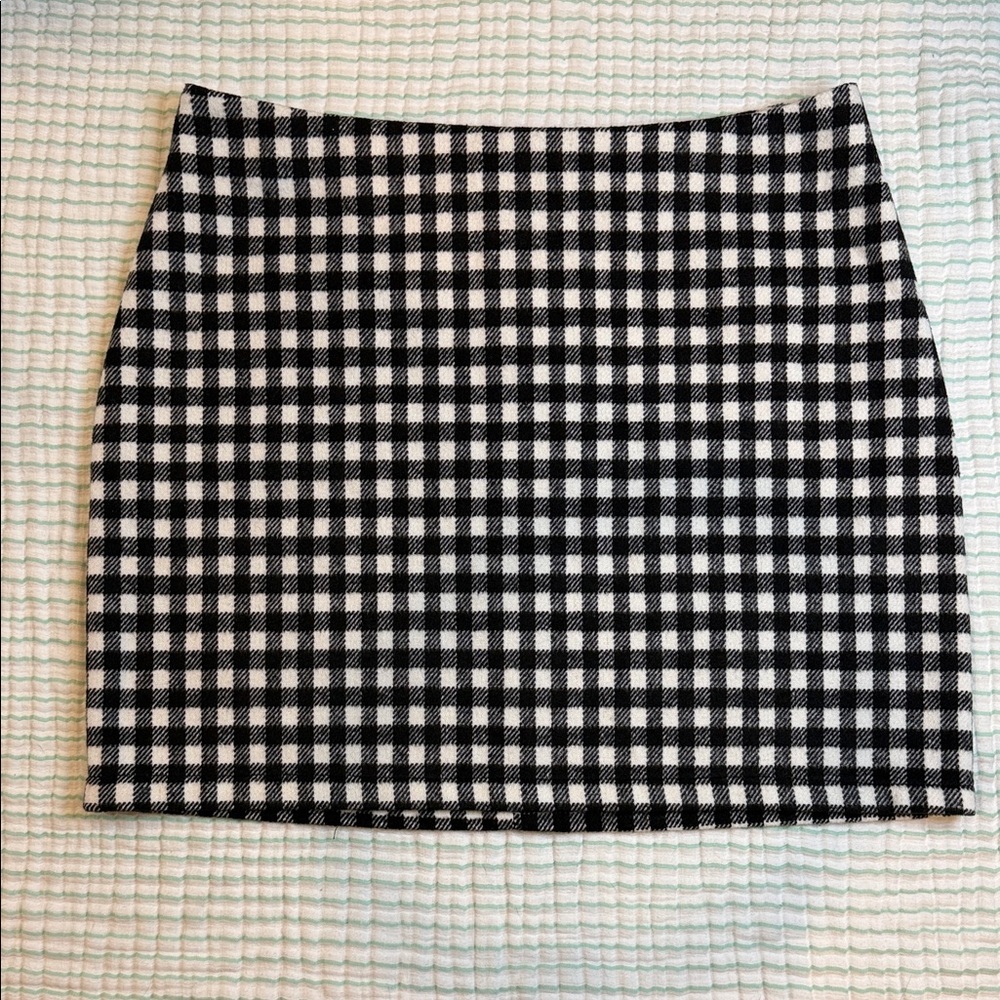 Primark black and white plaid mini skirt